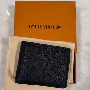 Louis Vuitton Black Pebbled Leather Card Holder